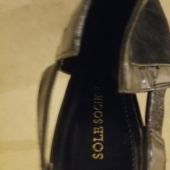 Shoes - Picture 3 of 3